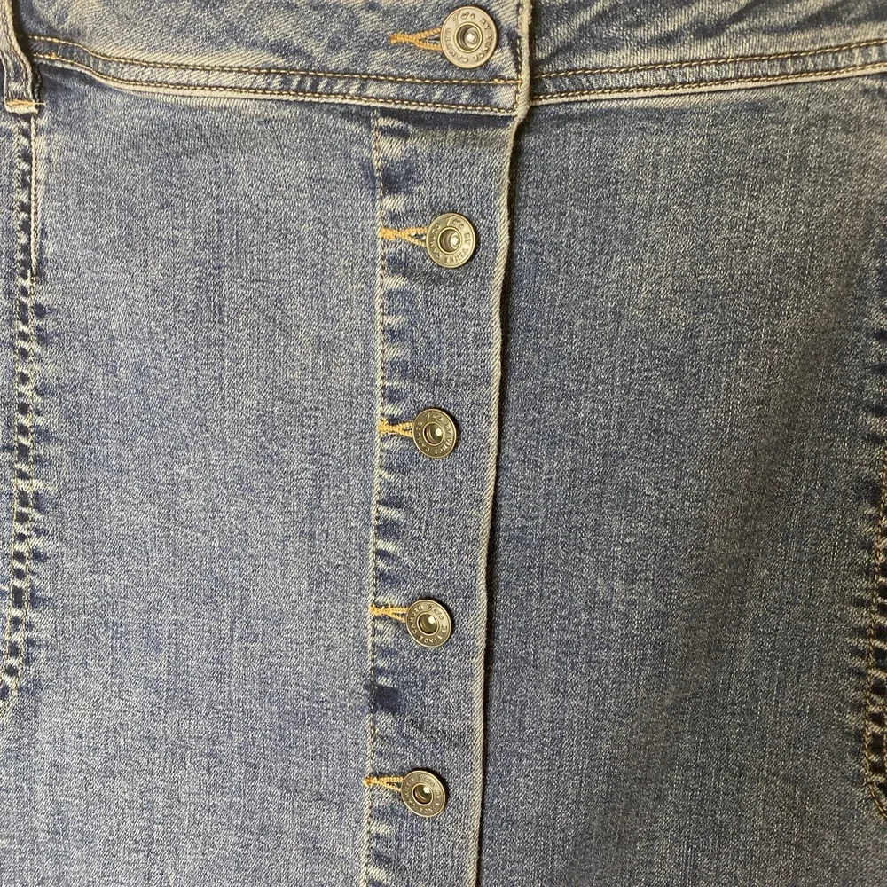 Two‎ By Vince Camuto Denim Skirt Women's Size 24W Med Wash Button Up Pockets